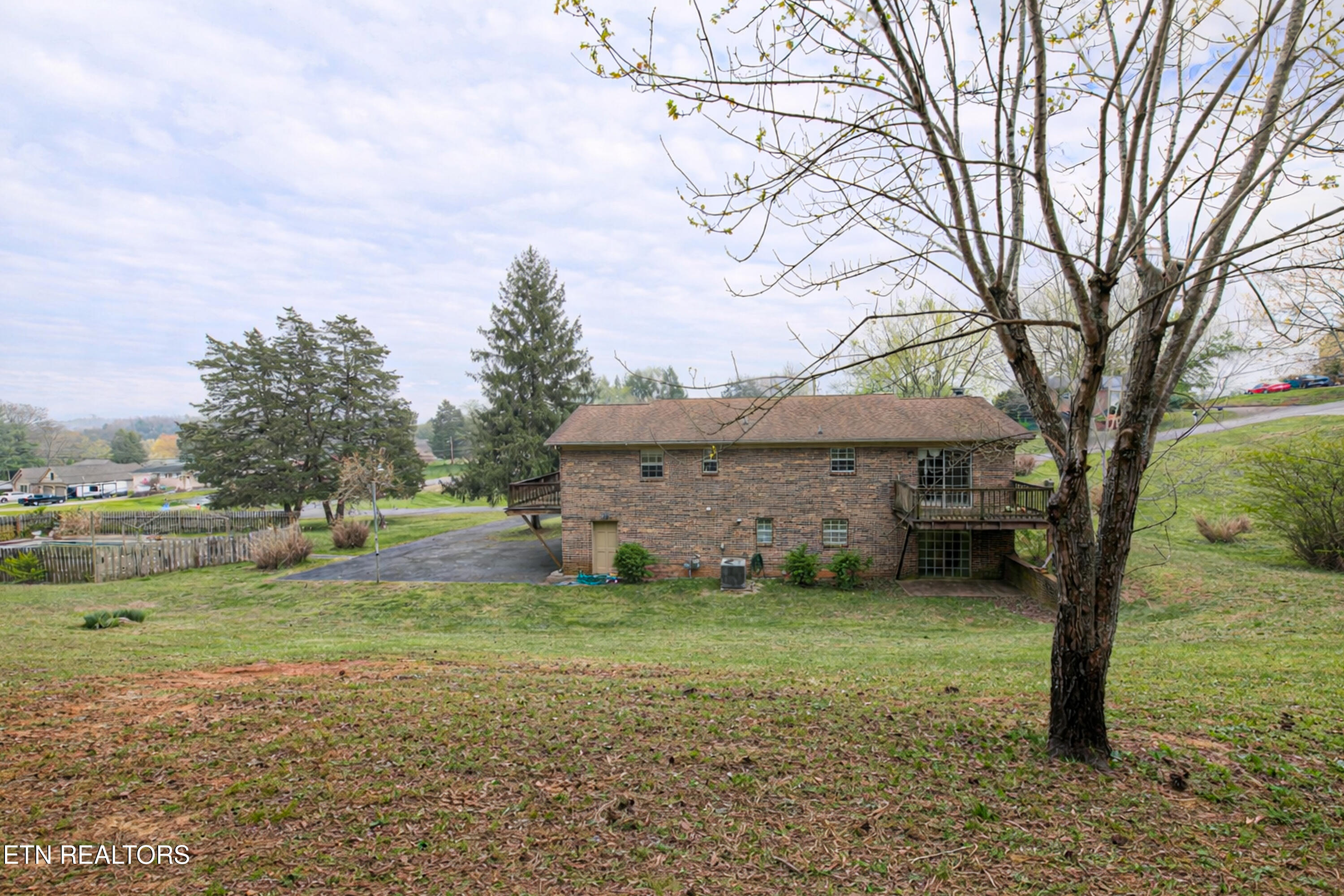 655 Wesley Road Lenoir City, TN 37772 - Photo 36 of 36 655 Wesley-36