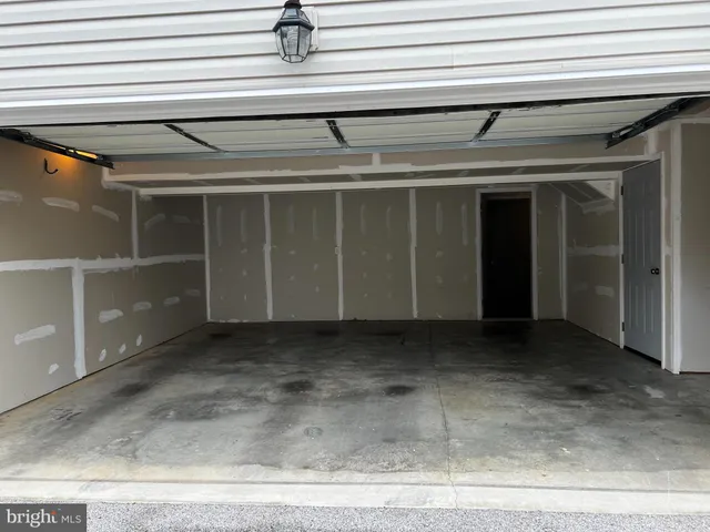 a view of a garage