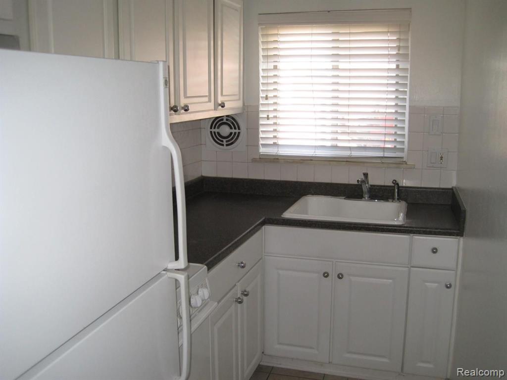 2859 East Maple Road, Unit 1 Birmingham, MI 48009 - Photo 4 of 13