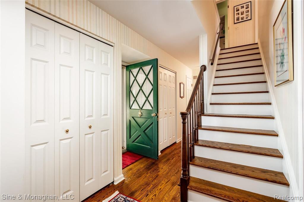 435 Barclay Road Grosse Pointe Farms, MI 48236 - Photo 3 of 60