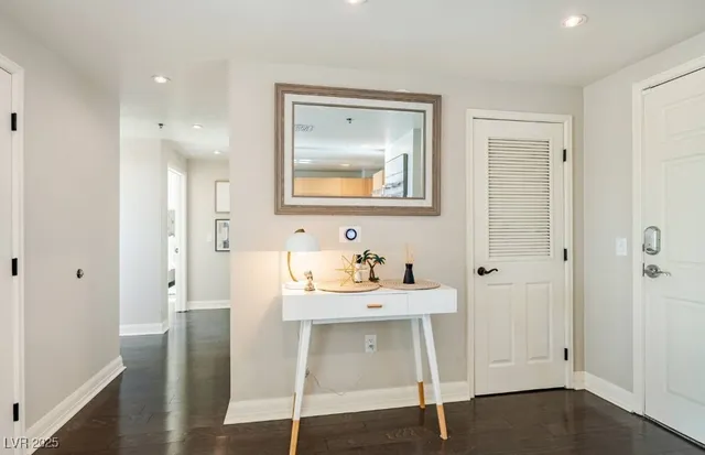 $3,595 | 150 South Las Vegas Boulevard, Unit 2505, Las Vegas, NV 89101
