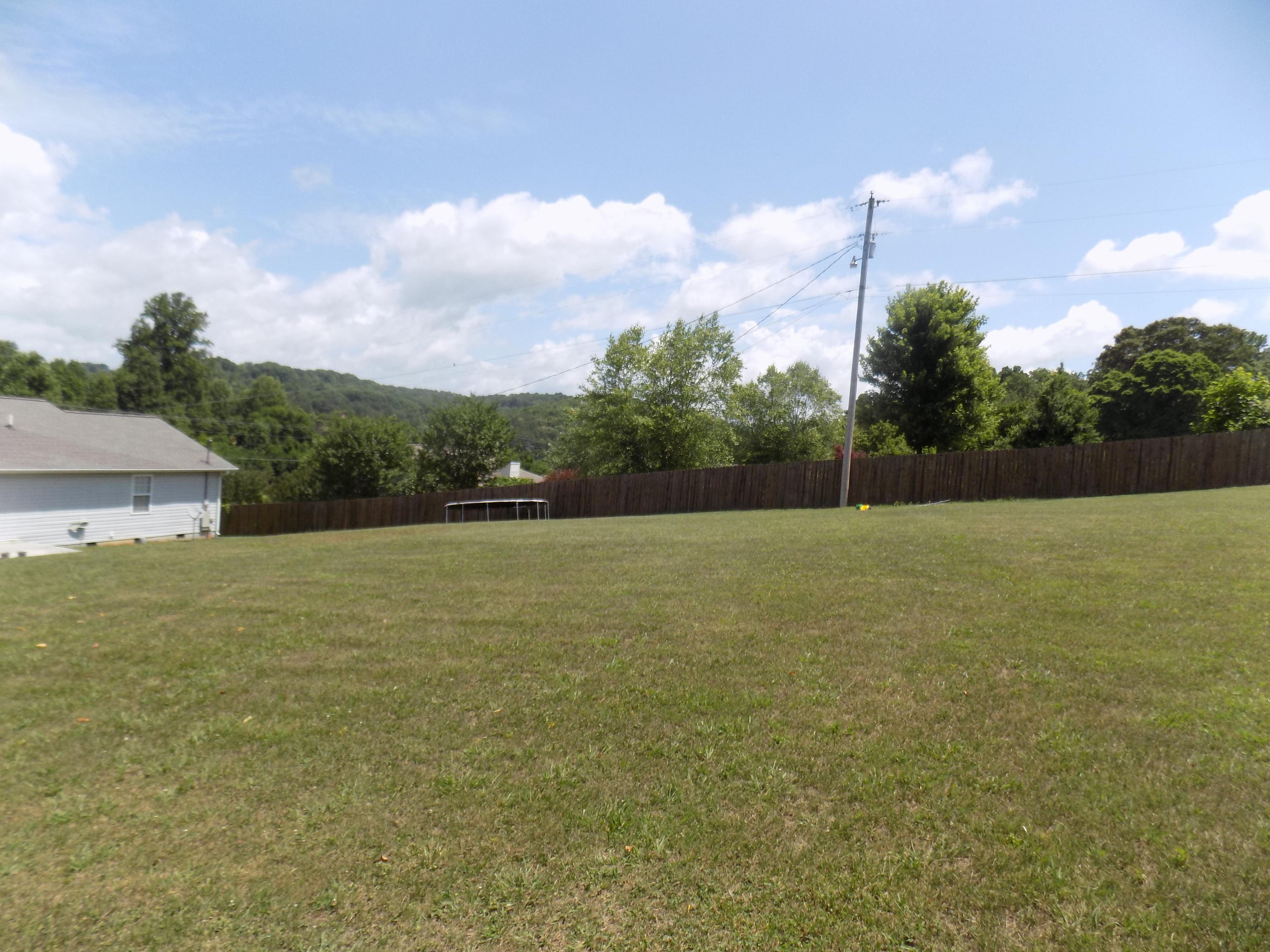 211 Laurel Road Clinton, TN 37716 - Photo 22 of 34 DSCN3286