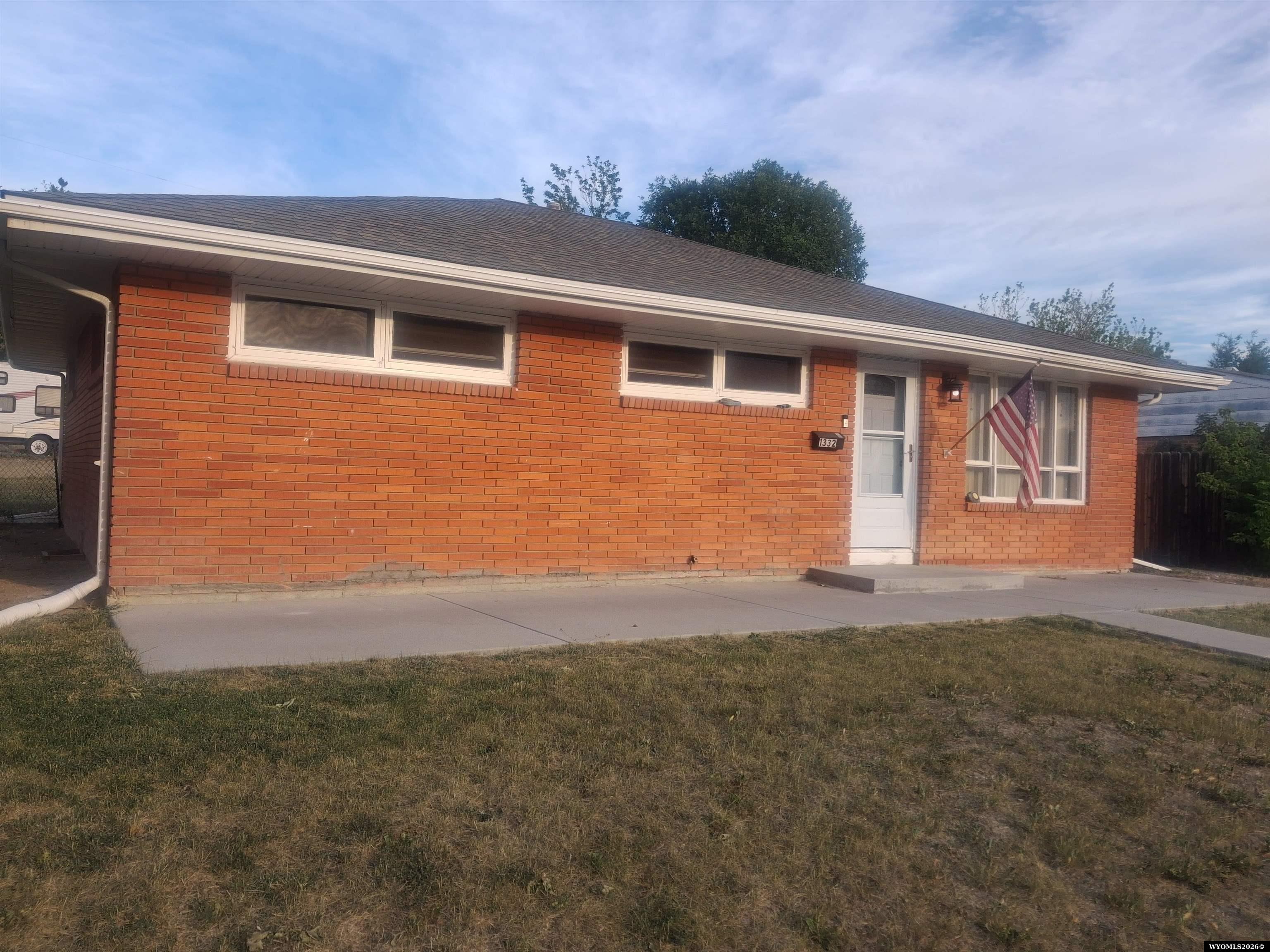 1332 Country Club Road Casper, WY 82609 - Photo 2 of 16