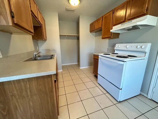 $975 | 9603 Elmwood Avenue, Unit A, Lubbock, TX 79424