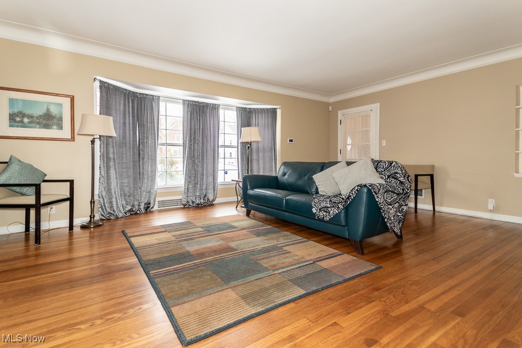 2482 Saybrook Road Cleveland, OH 44118 - Photo 4 of 46 Gallery Image 4