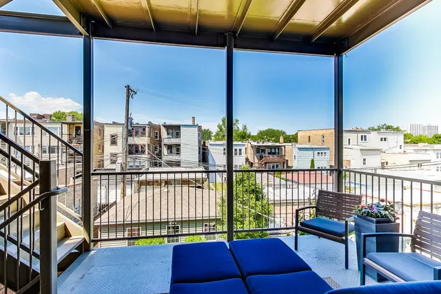 $599,000 | 1510 West Bryn Mawr Avenue, Unit 2, Chicago, IL 60660