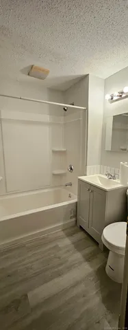 $1,700 | 71 Arnold Street, Unit 3, Hartford, CT 06106