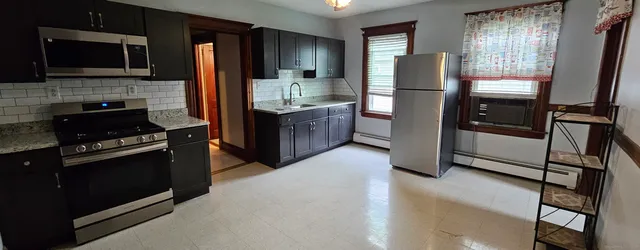 $1,700 | 71 Arnold Street, Unit 3, Hartford, CT 06106