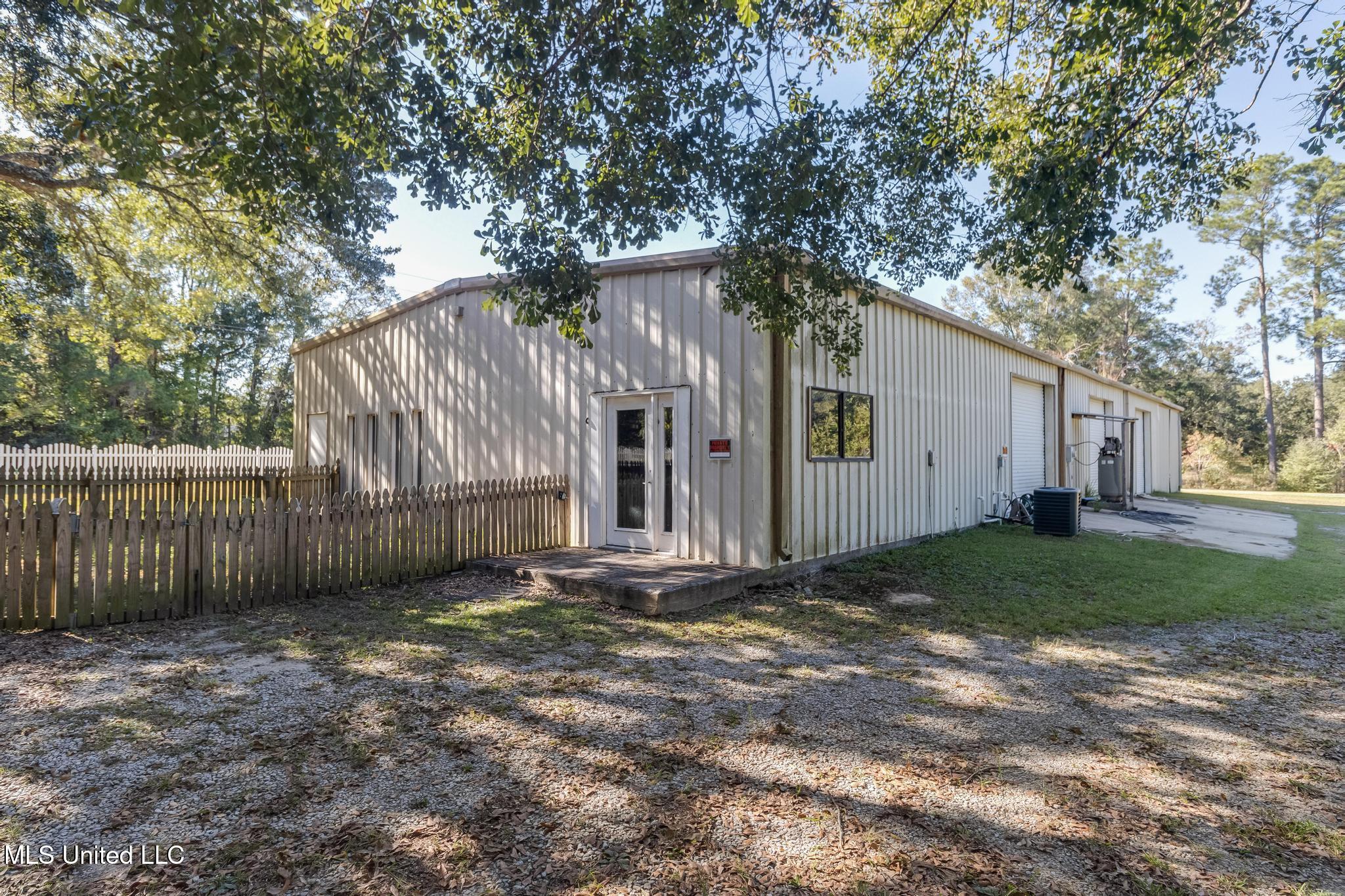 12656 Wolf River Road Gulfport, MS 39503 - Photo 25 of 42 IMG_0098