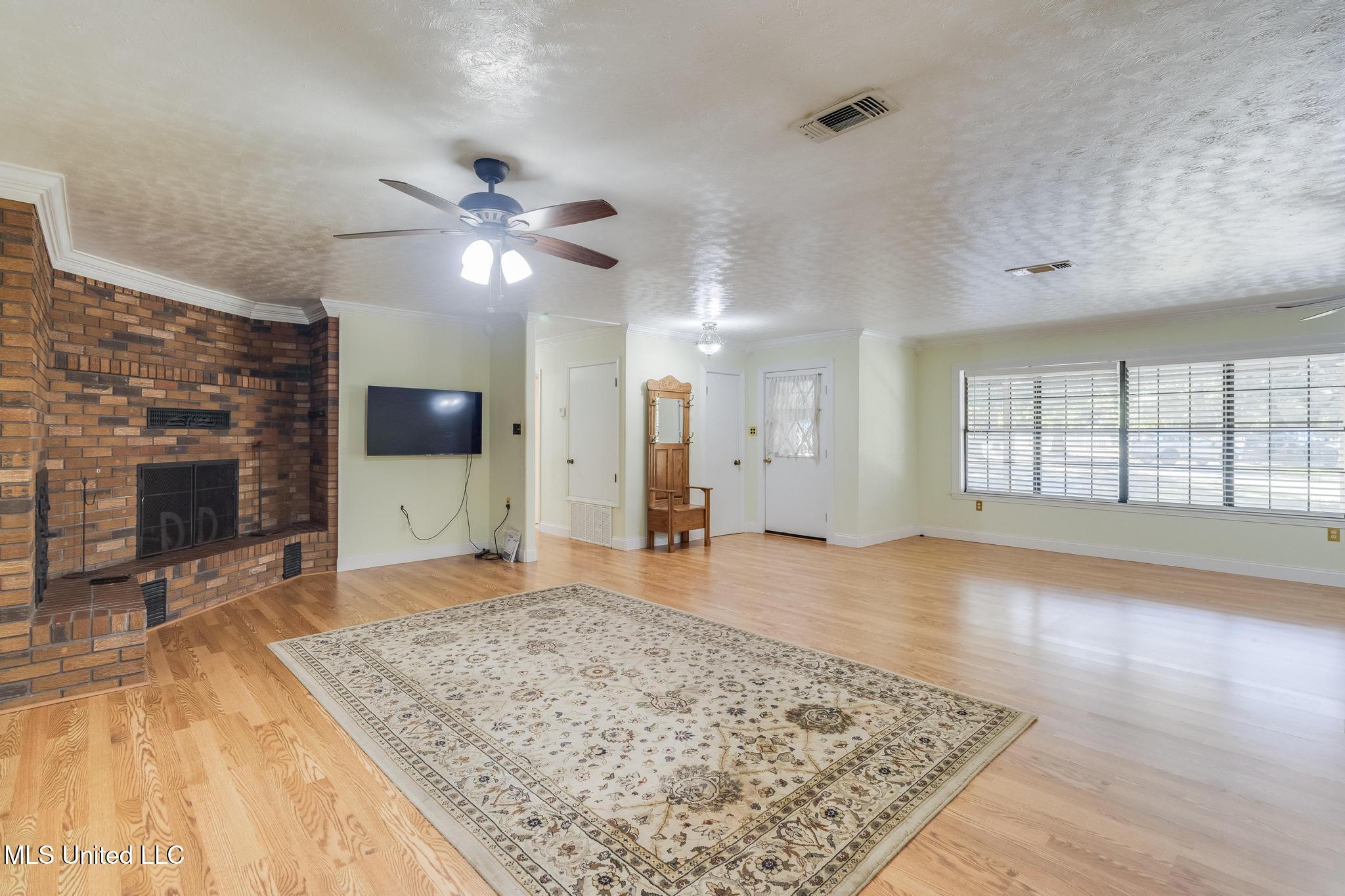 12656 Wolf River Road Gulfport, MS 39503 - Photo 5 of 42 IMG_0044
