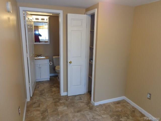 2833 Range Road Smiths Creek, MI 48074 - Photo 5 of 24 2833 range 004.jpg