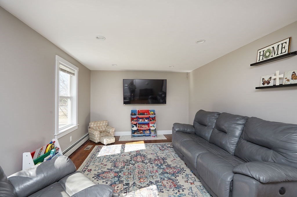 9 Keenan Road Bourne, MA 02532 - Photo 8 of 21 Gallery Image 8