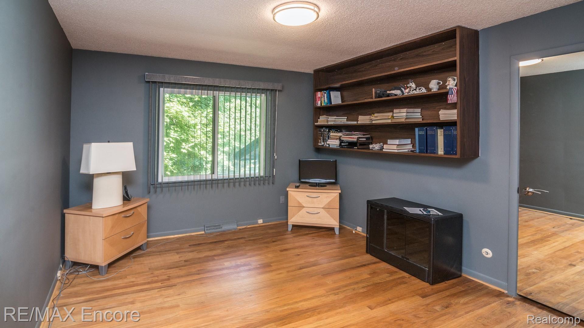 1177 Burnham Road Bloomfield Hills, MI 48304 - Photo 57 of 75 053_21.jpg