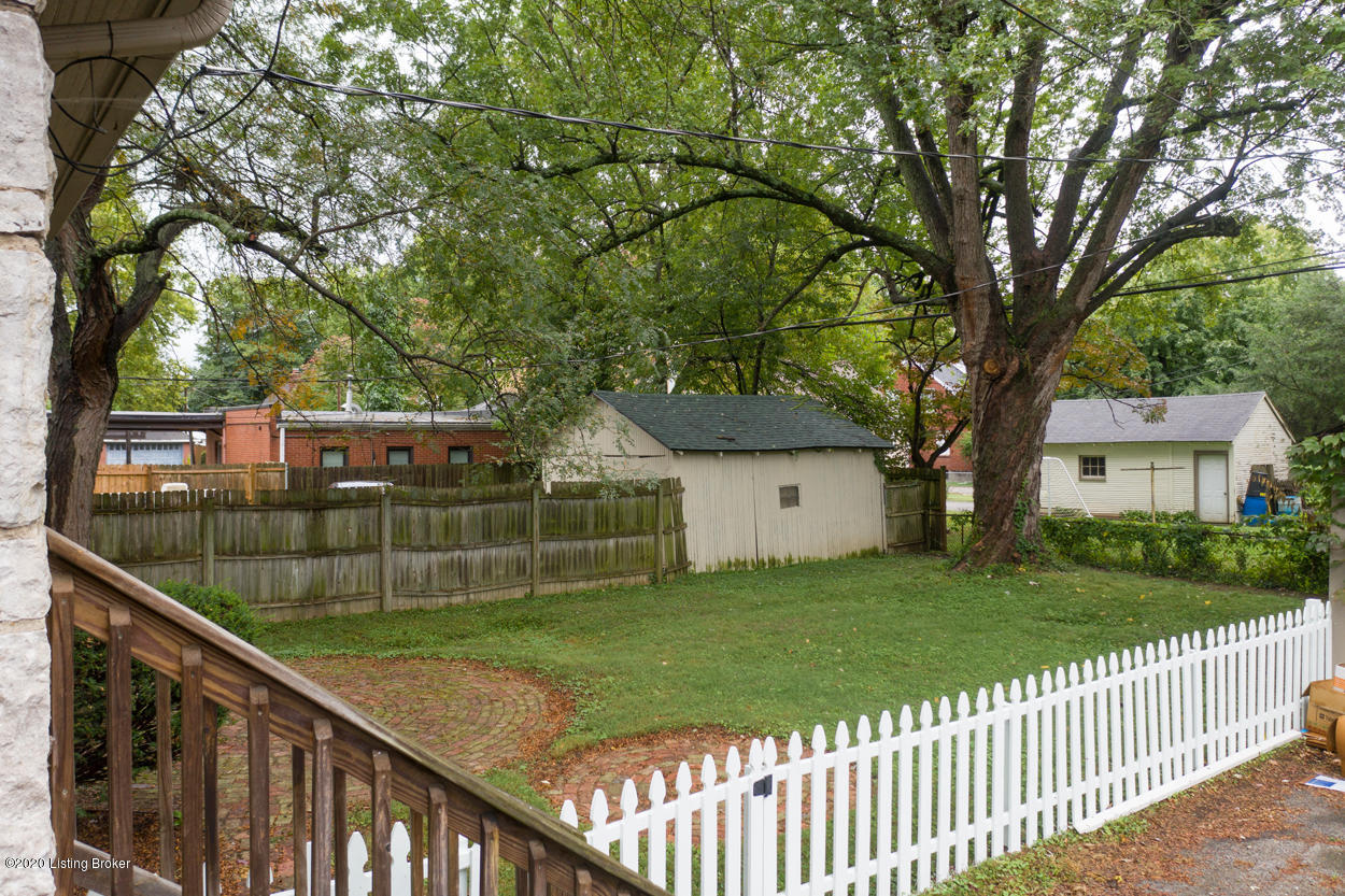 3606 Lexington Road Louisville, KY 40207 - Photo 2 of 24 Back Yard