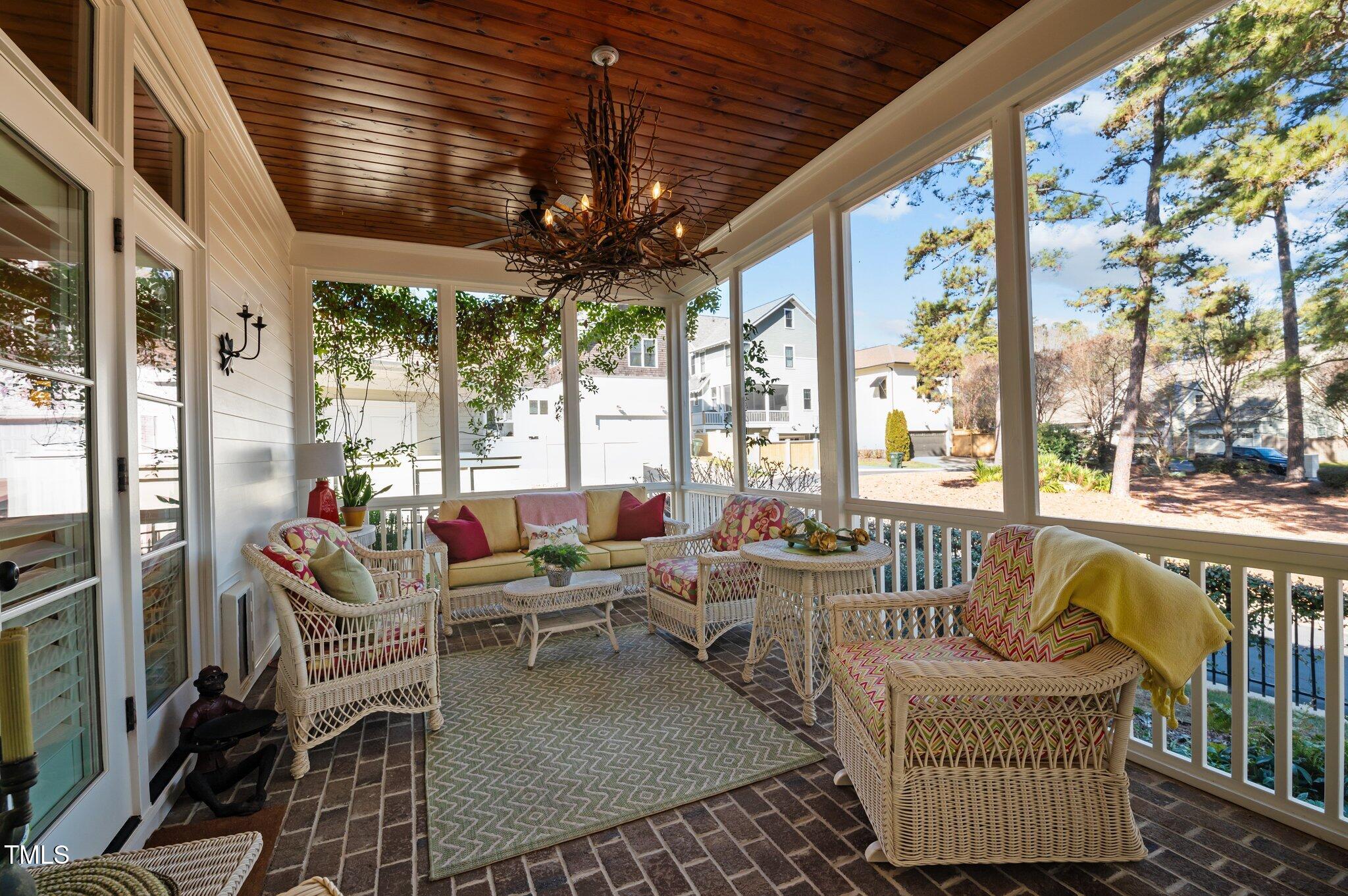 809 Wayne Drive Raleigh, NC 27608 - Photo 23 of 52 53-web-or-mls-DSC_5867