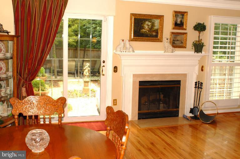 153 Finale Terrace Silver Spring, MD 20901 - Photo 16 of 18 Dining Room