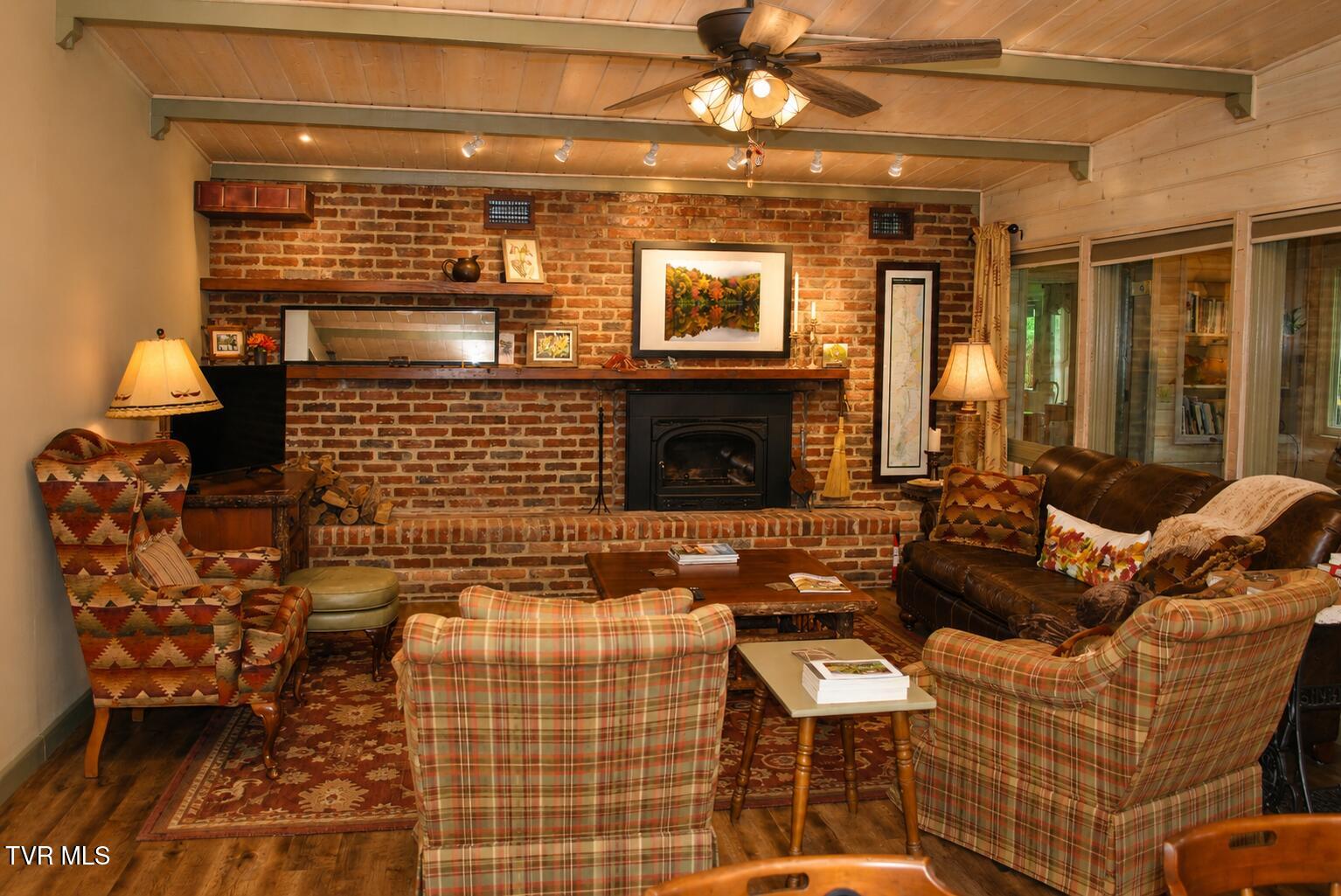 282 Ripshin Lake Road Roan Mountain, TN 37687 - Photo 49 of 72 Living room 5