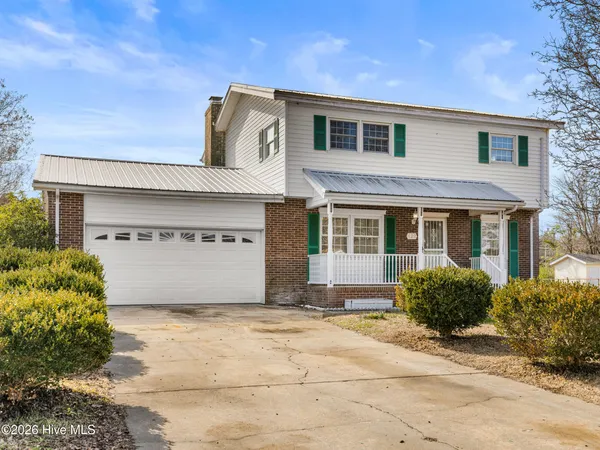 $255,000 | 422 Thomas Drive, Jacksonville, NC 28546