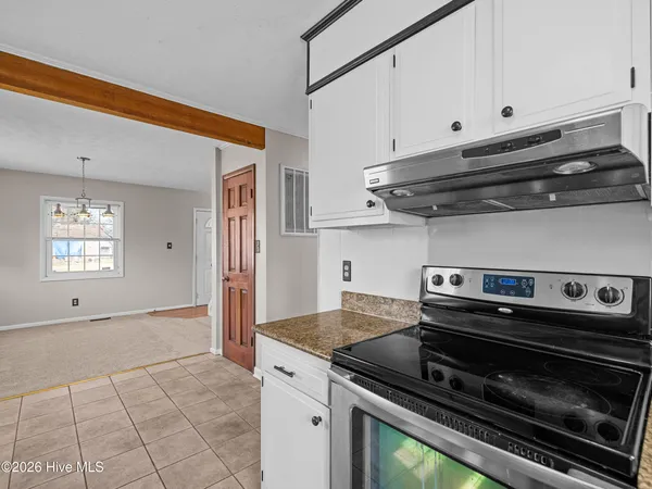 $255,000 | 422 Thomas Drive, Jacksonville, NC 28546
