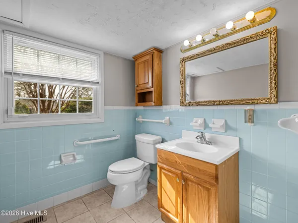 $255,000 | 422 Thomas Drive, Jacksonville, NC 28546
