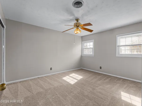 $255,000 | 422 Thomas Drive, Jacksonville, NC 28546