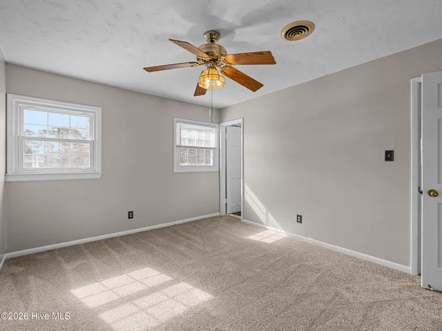 $265,000 | 422 Thomas Drive, Jacksonville, NC 28546