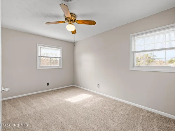 $255,000 | 422 Thomas Drive, Jacksonville, NC 28546