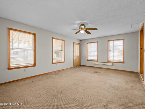 $255,000 | 422 Thomas Drive, Jacksonville, NC 28546