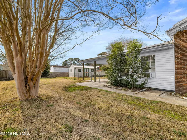 $255,000 | 422 Thomas Drive, Jacksonville, NC 28546