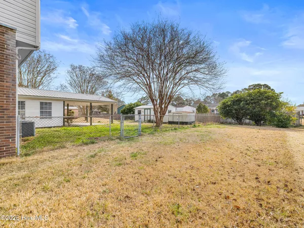 $255,000 | 422 Thomas Drive, Jacksonville, NC 28546