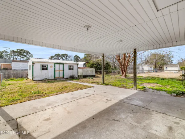 $255,000 | 422 Thomas Drive, Jacksonville, NC 28546