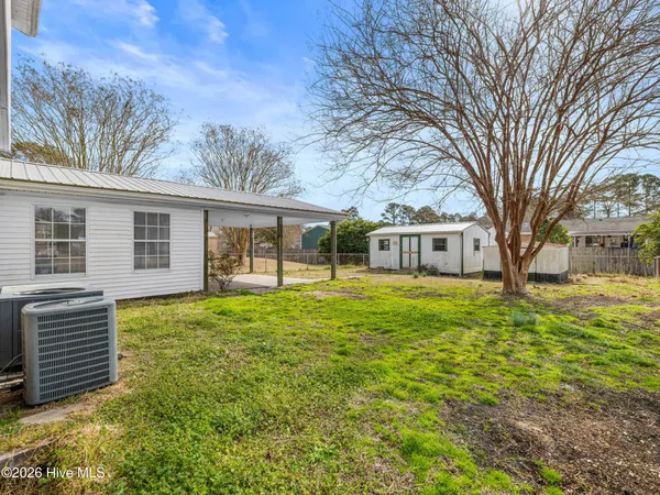 $255,000 | 422 Thomas Drive, Jacksonville, NC 28546