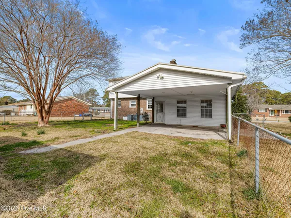 $255,000 | 422 Thomas Drive, Jacksonville, NC 28546