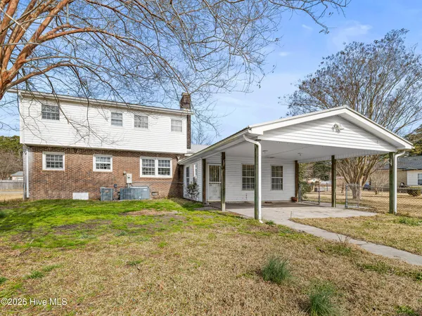 $255,000 | 422 Thomas Drive, Jacksonville, NC 28546