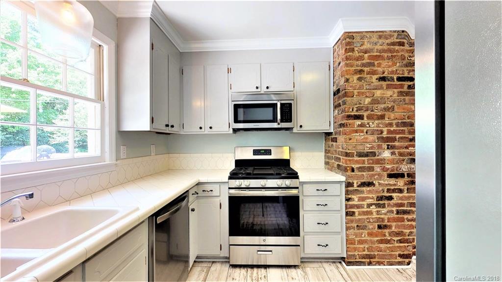 5646 Sharon Road Charlotte, NC 28210 - Photo 11 of 32 Gallery Image 11