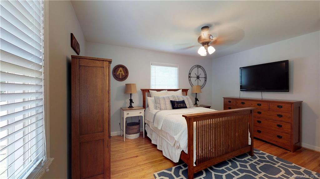 5646 Sharon Road Charlotte, NC 28210 - Photo 17 of 32 Gallery Image 17