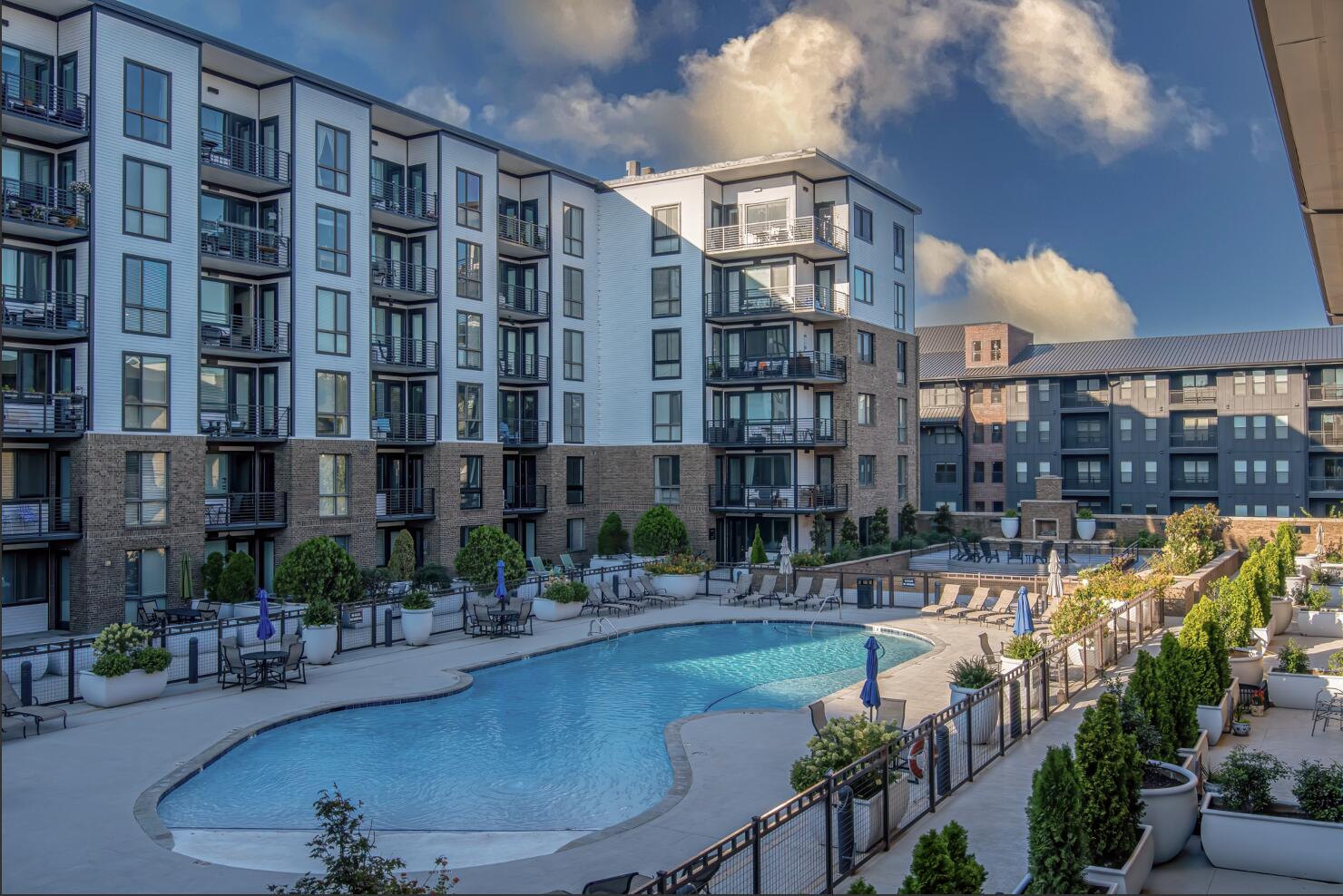 200 Manufacturers Road, Unit 315 Chattanooga, TN 37405 - Photo 8 of 30 Community Pool Area