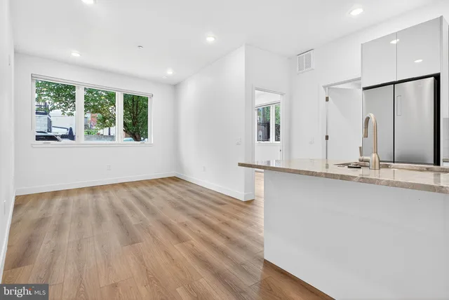 $1,700 | 300 Christian Street, Unit 102, Philadelphia, PA 19147