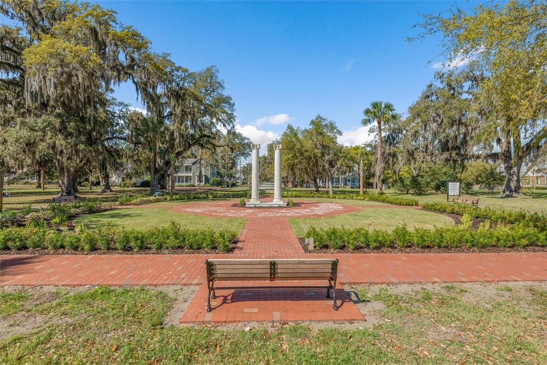 8 Wright Square Brunswick, GA 31520 - Photo 3 of 24