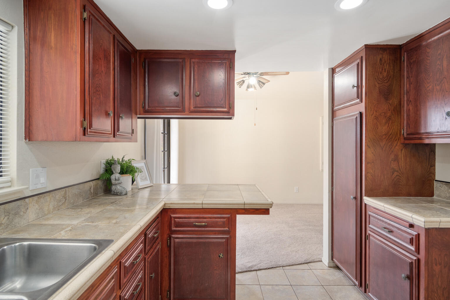 44210 Ruthron Avenue Lancaster, CA 93536 - Photo 11 of 35 DSC07950