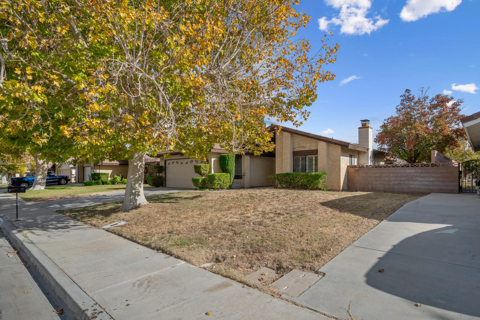 44210 Ruthron Avenue Lancaster, CA 93536 - Photo 4 of 35 DSC07843