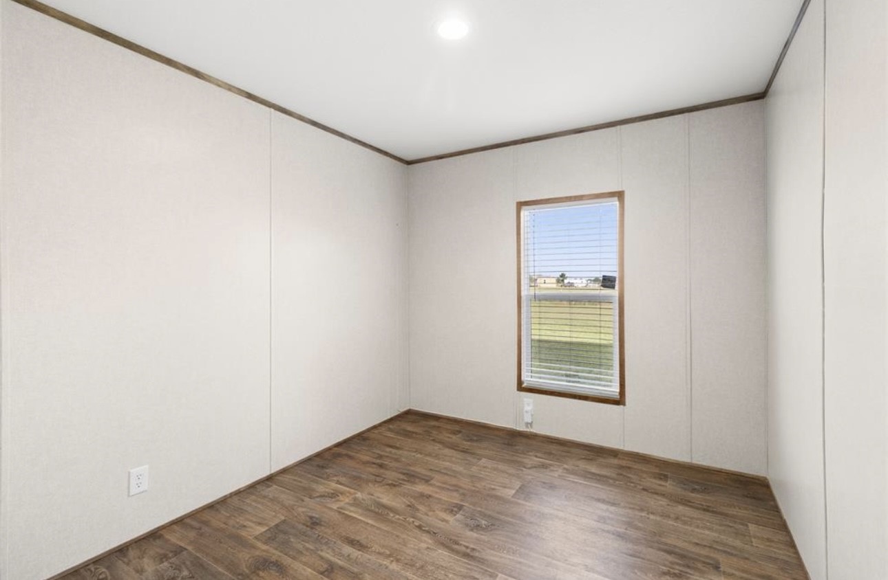 43 Ironwood Road Victoria, TX 77904 - Photo 12 of 21 an empty room with windows and closet
