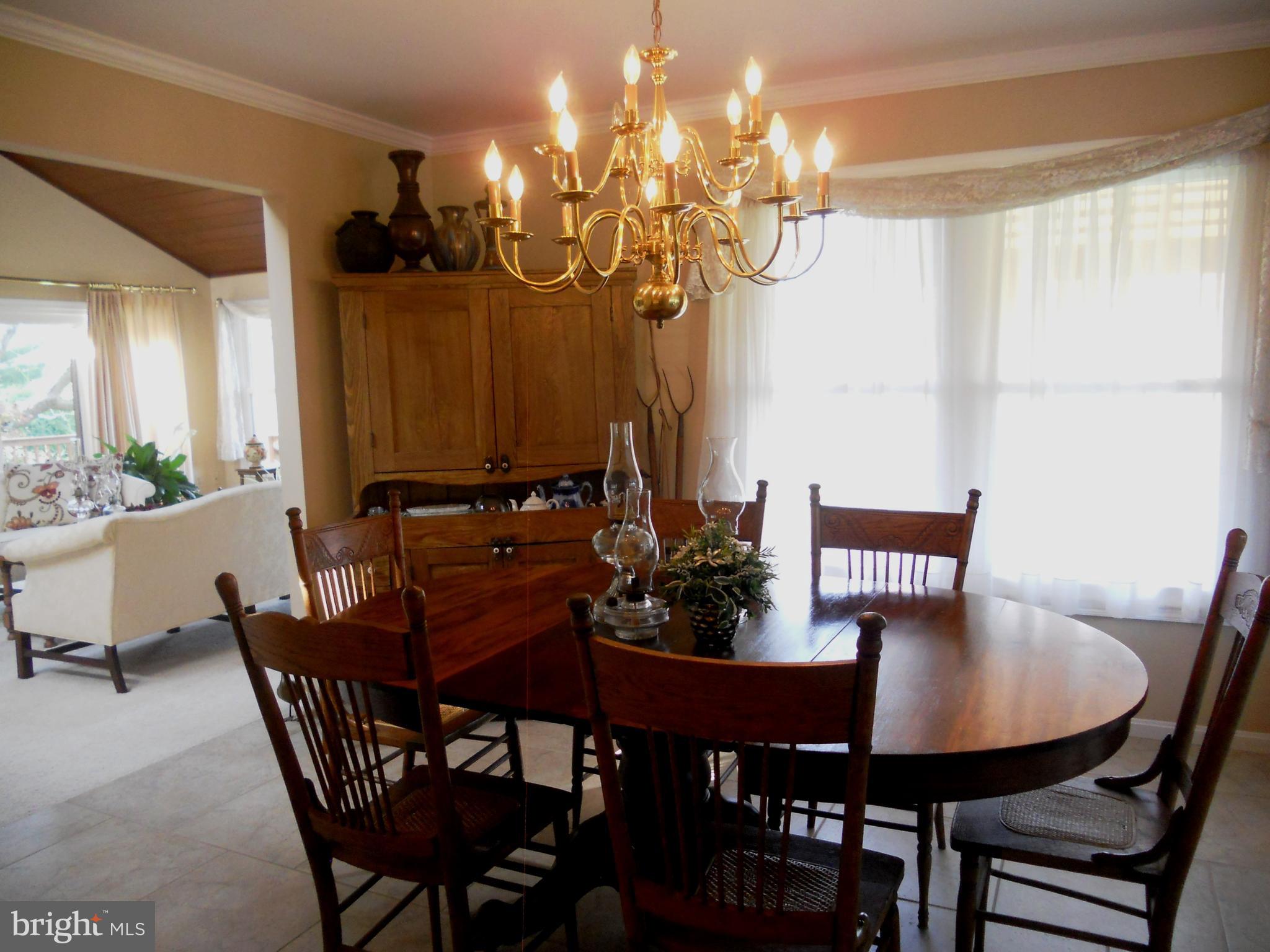 1188 Long Valley Road Westminster, MD 21158 - Photo 11 of 37 Beautiful dining room w/crown molding, tile floor.