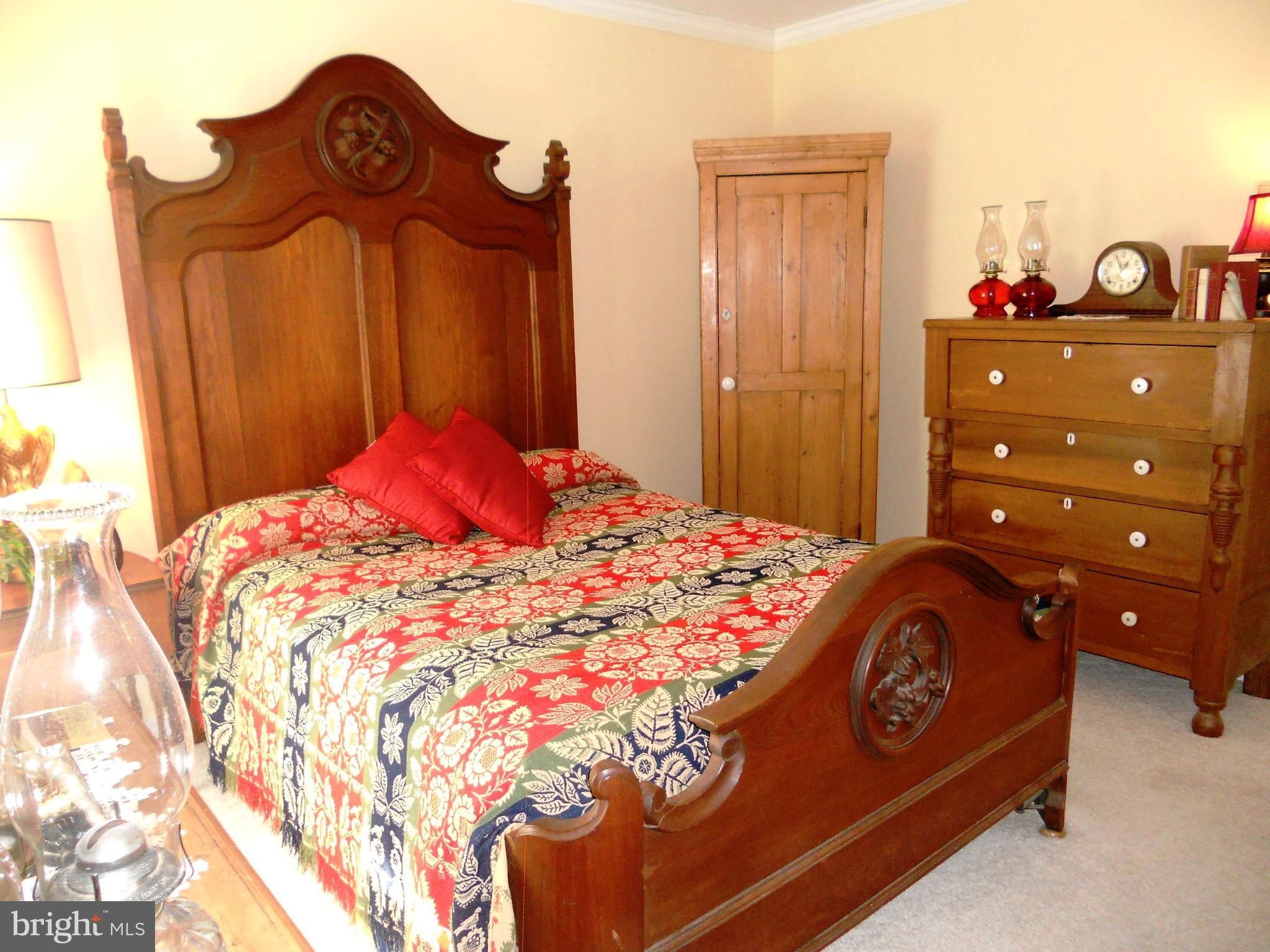 1188 Long Valley Road Westminster, MD 21158 - Photo 18 of 37 Second bedroom with crown molding