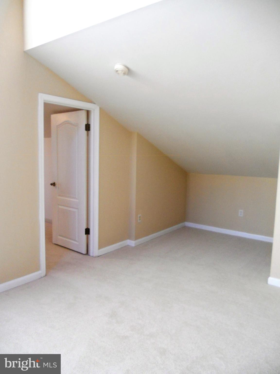 1188 Long Valley Road Westminster, MD 21158 - Photo 25 of 37 Upper Level Sitting Area