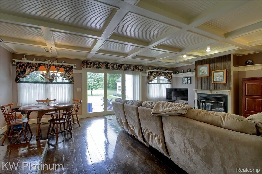 917 Brewer Road Leonard, MI 48367 - Photo 19 of 59 Family_Room.jpg