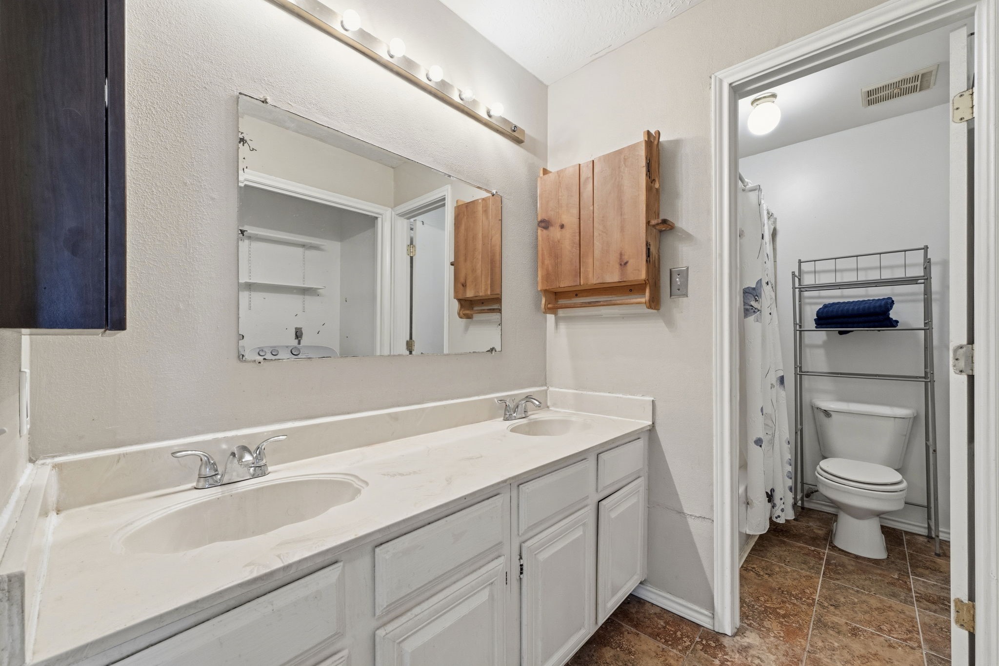 5603 Lynngate Drive Spring, TX 77373 - Photo 20 of 35 Secondary bath- double vanity is separate from shower area