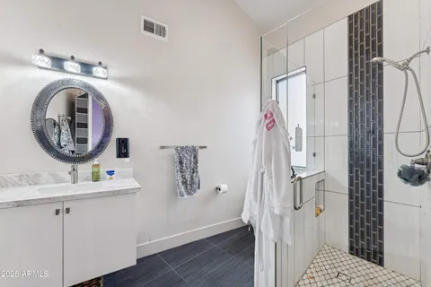 $5,198,000 | 2106 East Kaler Drive, Phoenix, AZ 85020