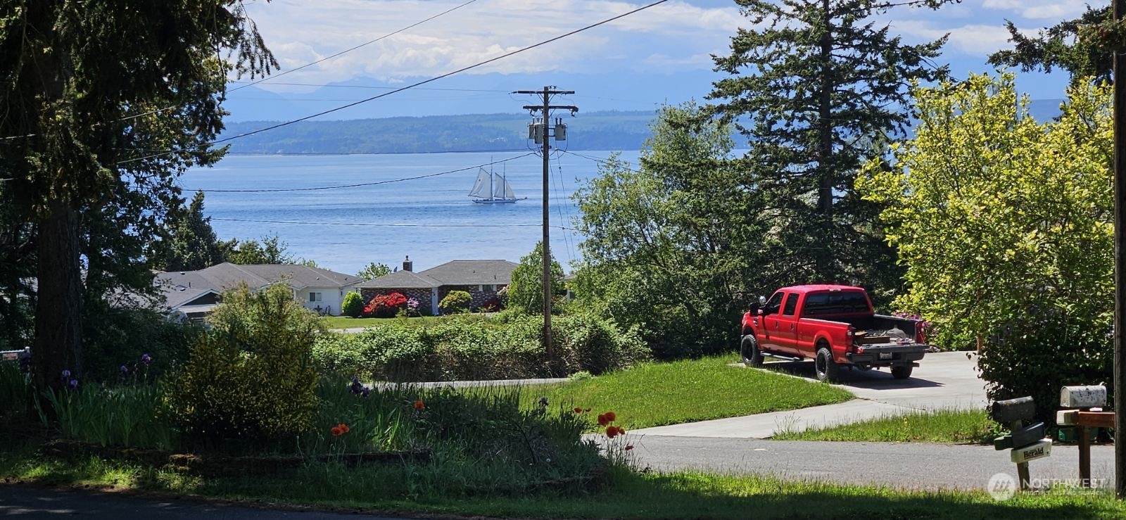564 East Bush Point Road Freeland, WA 98249 - Photo 3 of 29 Gallery Image 3