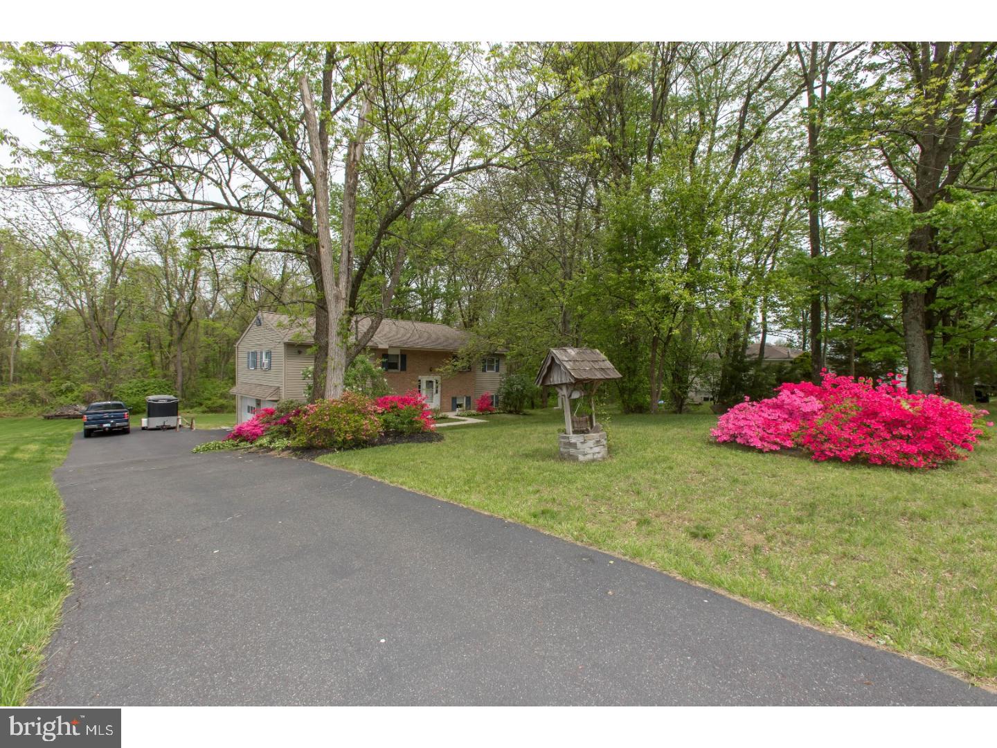 197 Rose Valley Road Pottstown, PA 19464 - Photo 3 of 25 Driveway